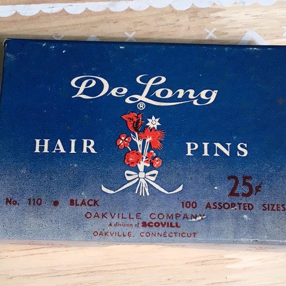 Box of Vintage Hair Pins box with .25 cent price tag - Picture 5 of 6
